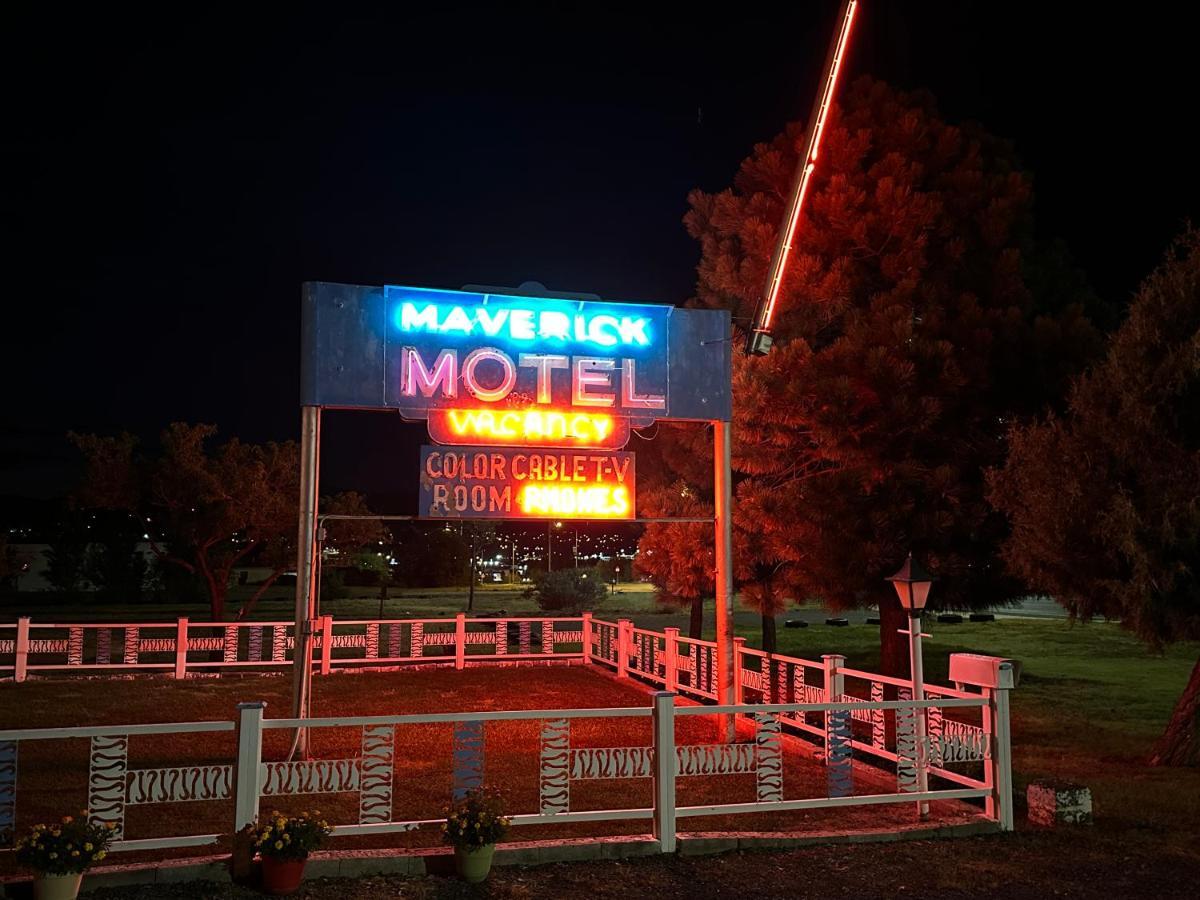 Maverick Motel Raton Exterior photo